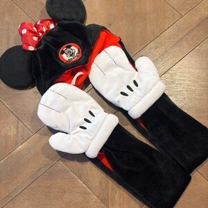 Disney Parks Minnie Mouse Mouseketeers Fleece Hat Scarf Glove Combo